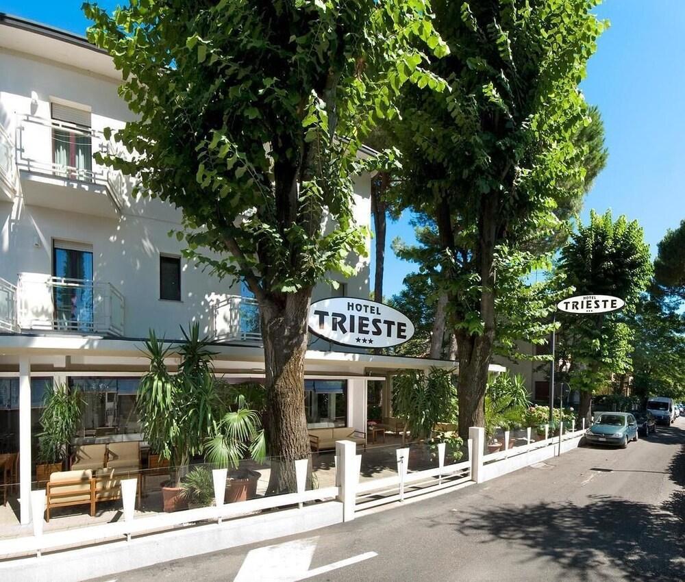 Hotel Trieste 切尔维亚 外观 照片