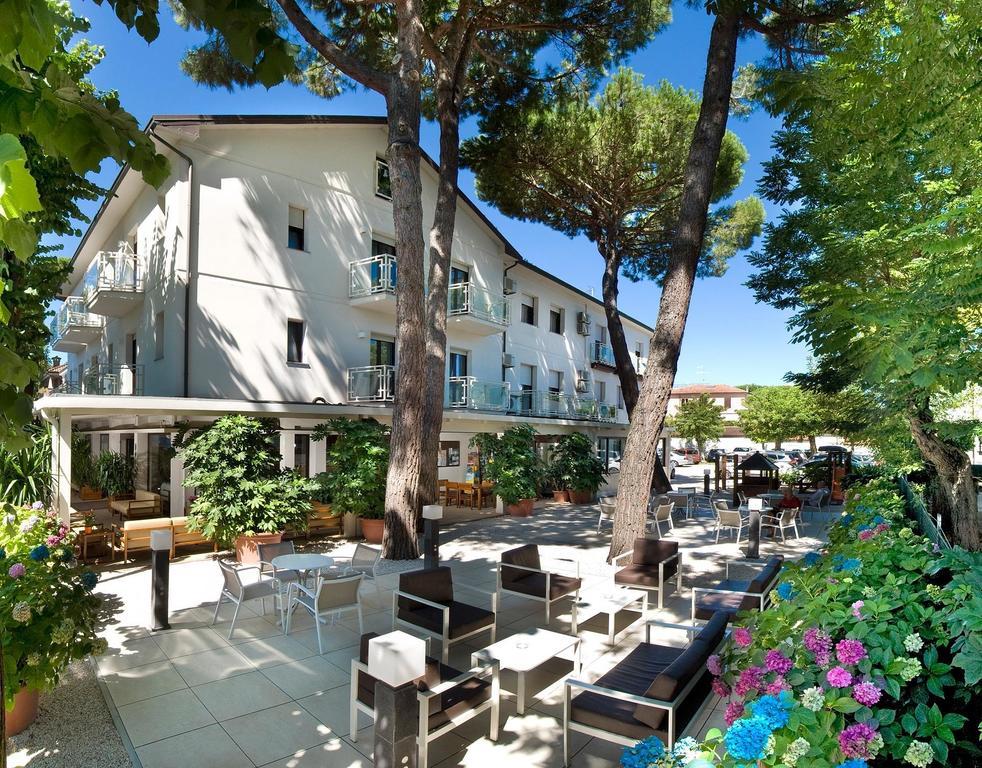 Hotel Trieste 切尔维亚 外观 照片